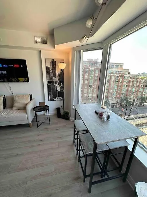 Entire Condo Downtown Toronto + Gym - Yorkville 0*,  Canada