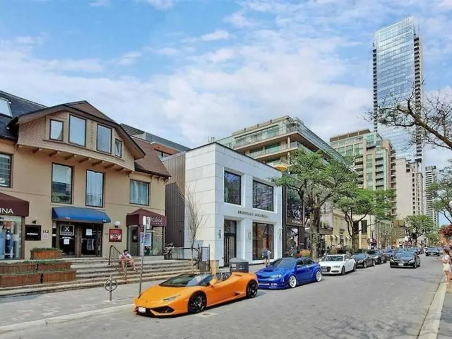 Entire Condo Downtown Toronto + Gym - Yorkville Apartment