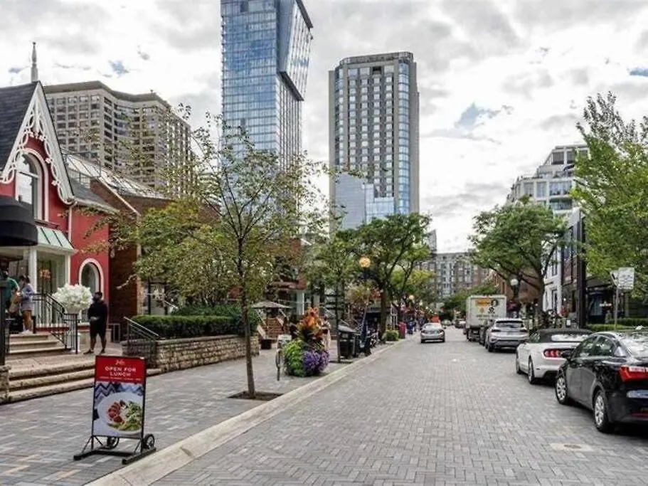 Entire Condo Downtown Toronto + Gym - Yorkville